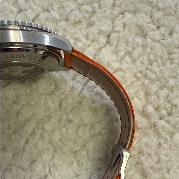 Omega Watch with Vibrant Orange Strap and Black Dial - Picture 12 of 16